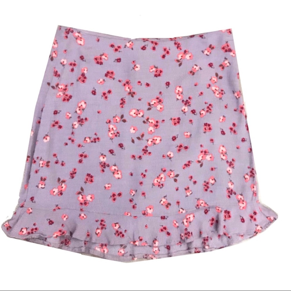 NWOT Lilac Flower Mini Skirt - Picture 2 of 3